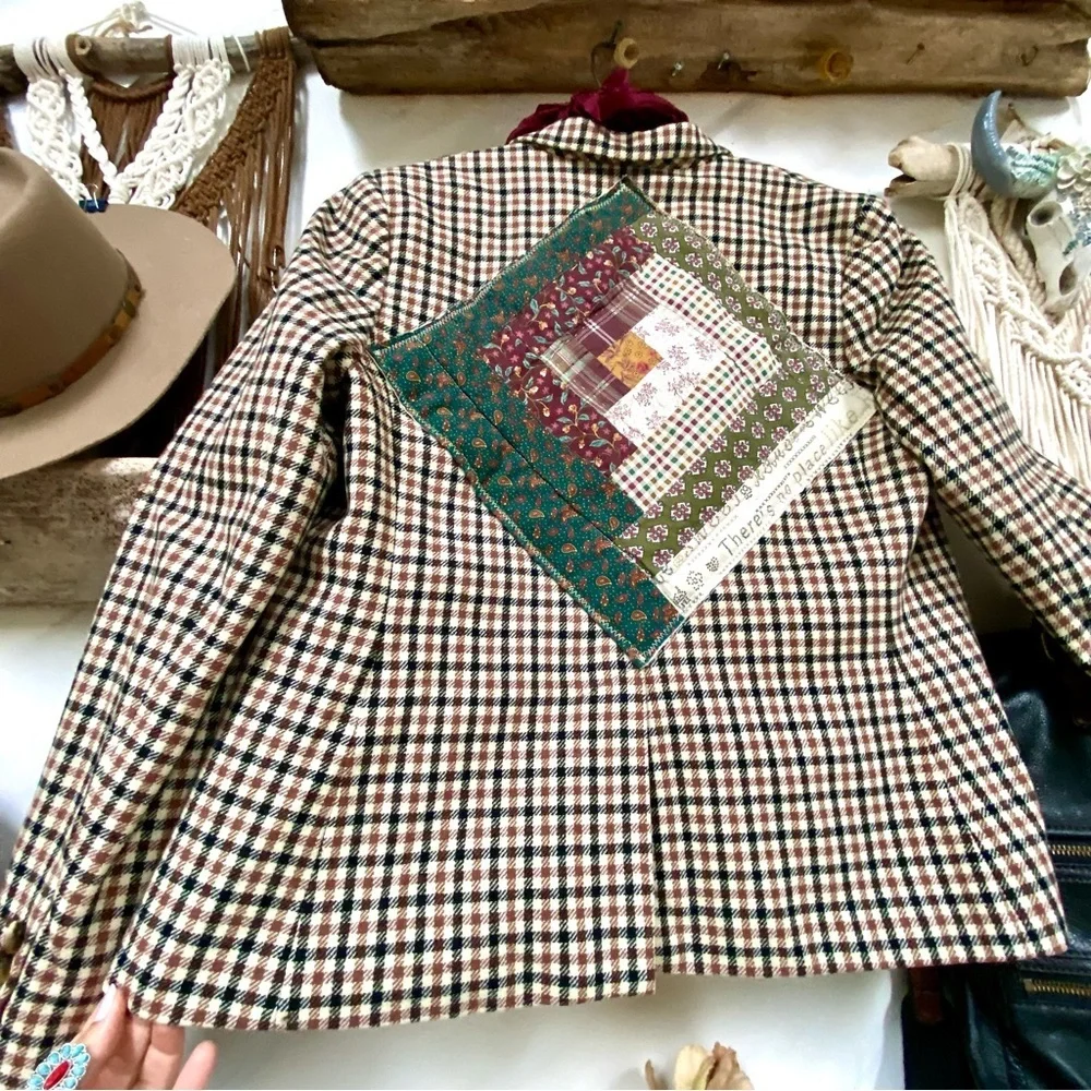 UPCYCLED patchwork detailing Wool boho blazer w equestrian cabin vibe - Picture 3 of 16